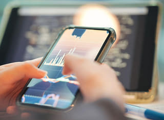 Investor reviewing the transparent withdrawal and fund transfer process